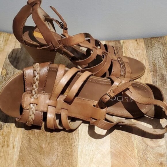 Aldo Fine leather Strappy Sandals with triangle heel- 38EURO (8.5US) - Picture 6 of 16